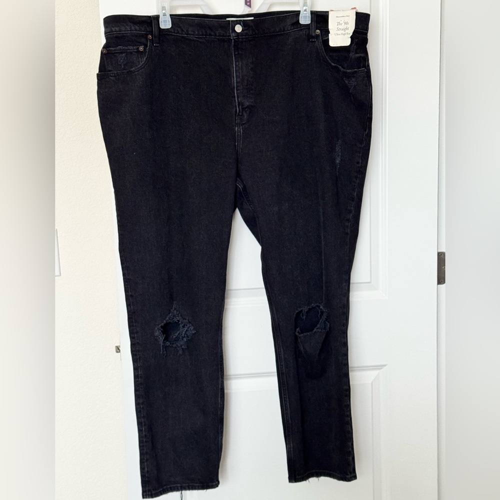 NWT Abercrombie & Fitch Ultra High Rise 90’s Straight Jeans - size 37R (24R)